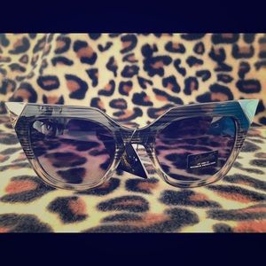 Gorgeous pair of Vintage Style Sunglasses. NWT